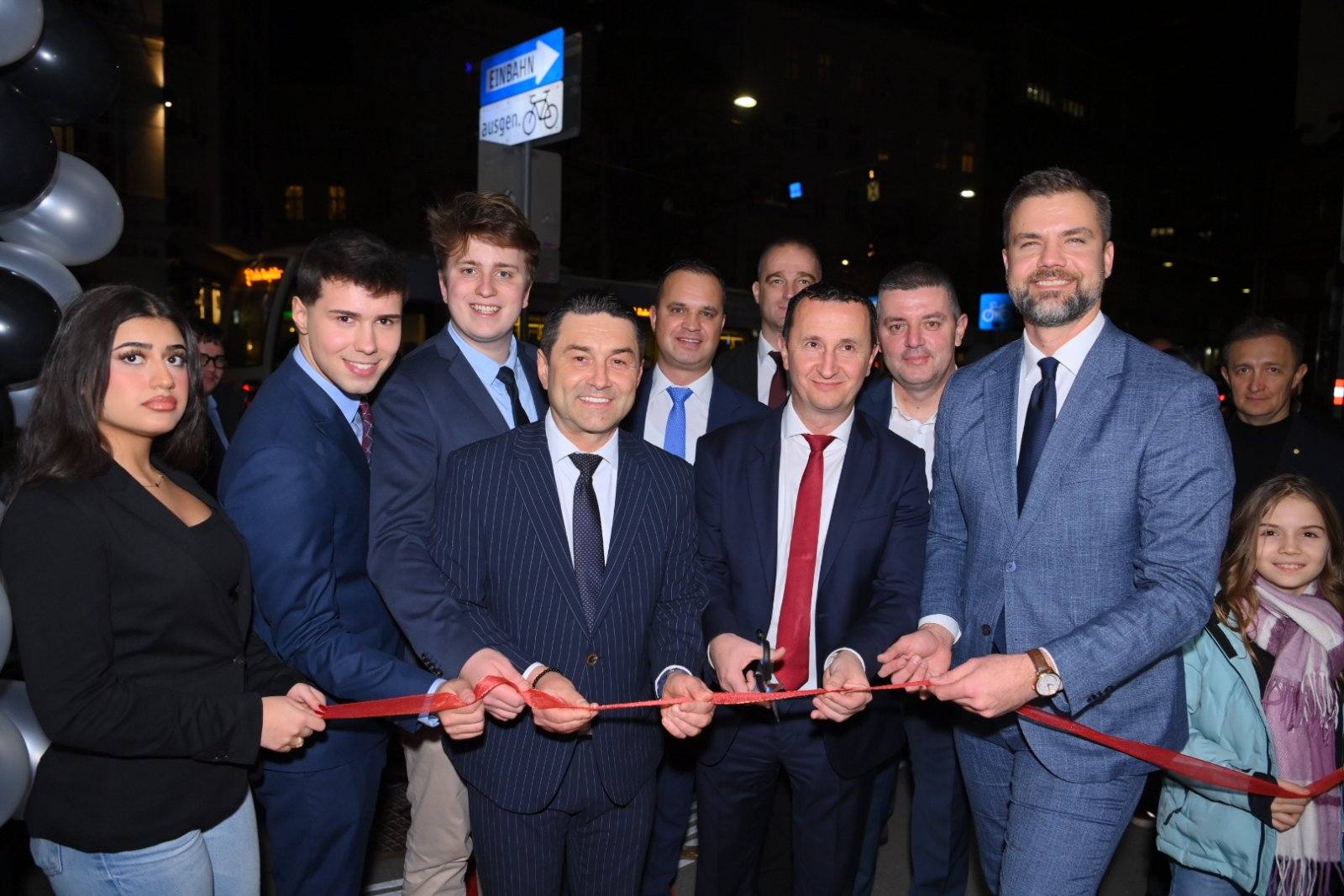 (Српски (Cyrillic)) Крајишка и Херцег кућа од сада и у Бечу