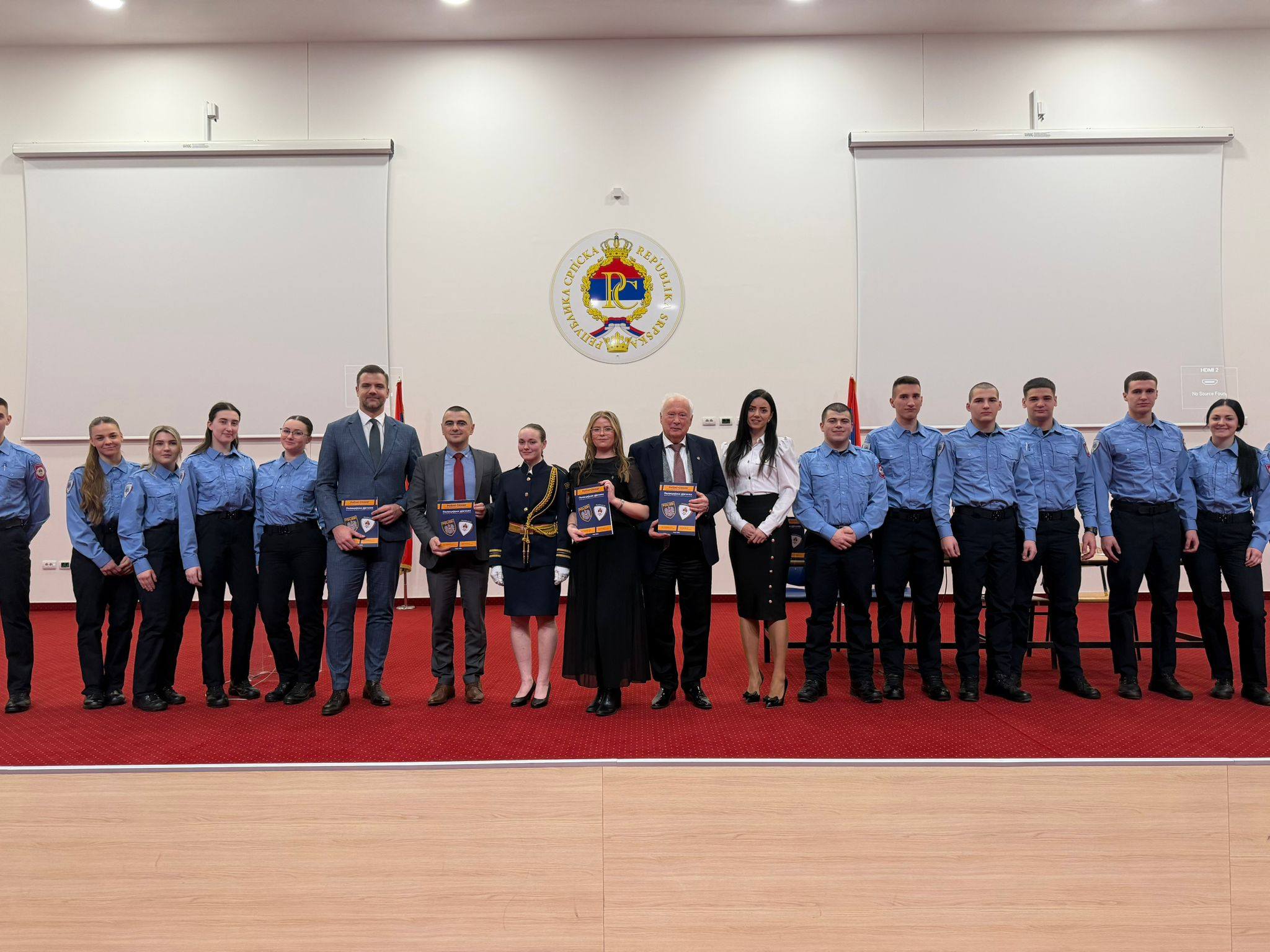 (Serbian (Latin)) U Banjaluci promovisan trojezični „Policijski rječnik“